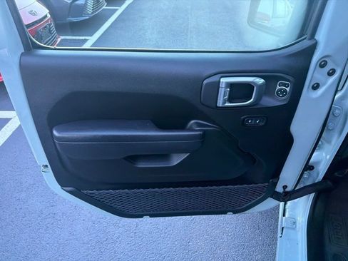Used 2024 Jeep Wrangler Unlimited Sport AWD/4WD image 19