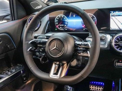 New 2024 Mercedes-Benz GLB 35 AMG 4MATIC image 15