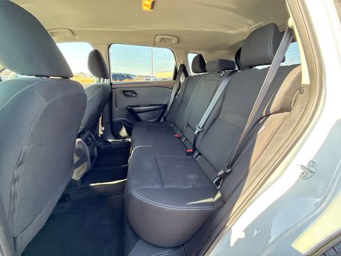 Used 2023 Nissan Rogue S image 22