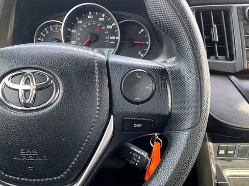 Used 2016 Toyota RAV4 LE image 18