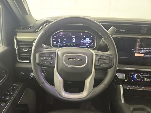Used 2024 GMC Sierra 2500 Denali w/ Technology Package image 15