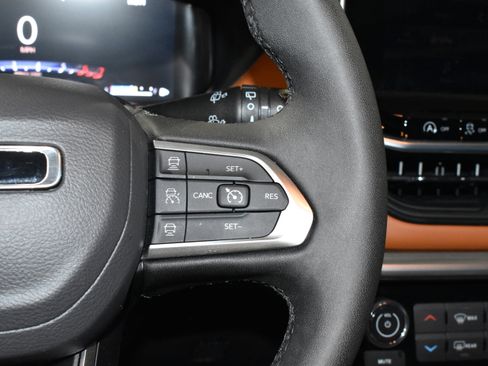 Used 2025 Jeep Compass Limited w/ Elite Group image 13