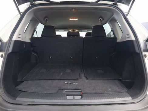 Used 2023 Nissan Rogue SV image 25