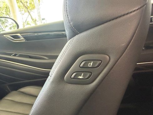 Used 2025 Genesis GV80 2.5T Standard AWD/4WD image 39