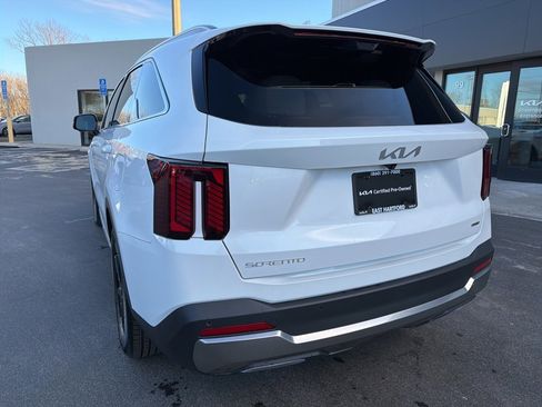 Used 2025 Kia Sorento SX Prestige image 9