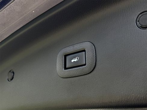 Used 2024 INFINITI QX80 Luxe image 32