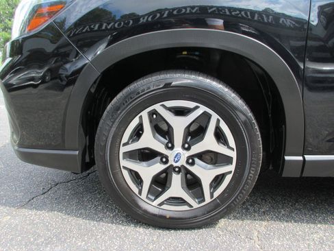 Used 2020 Subaru Forester Premium AWD/4WD image 21