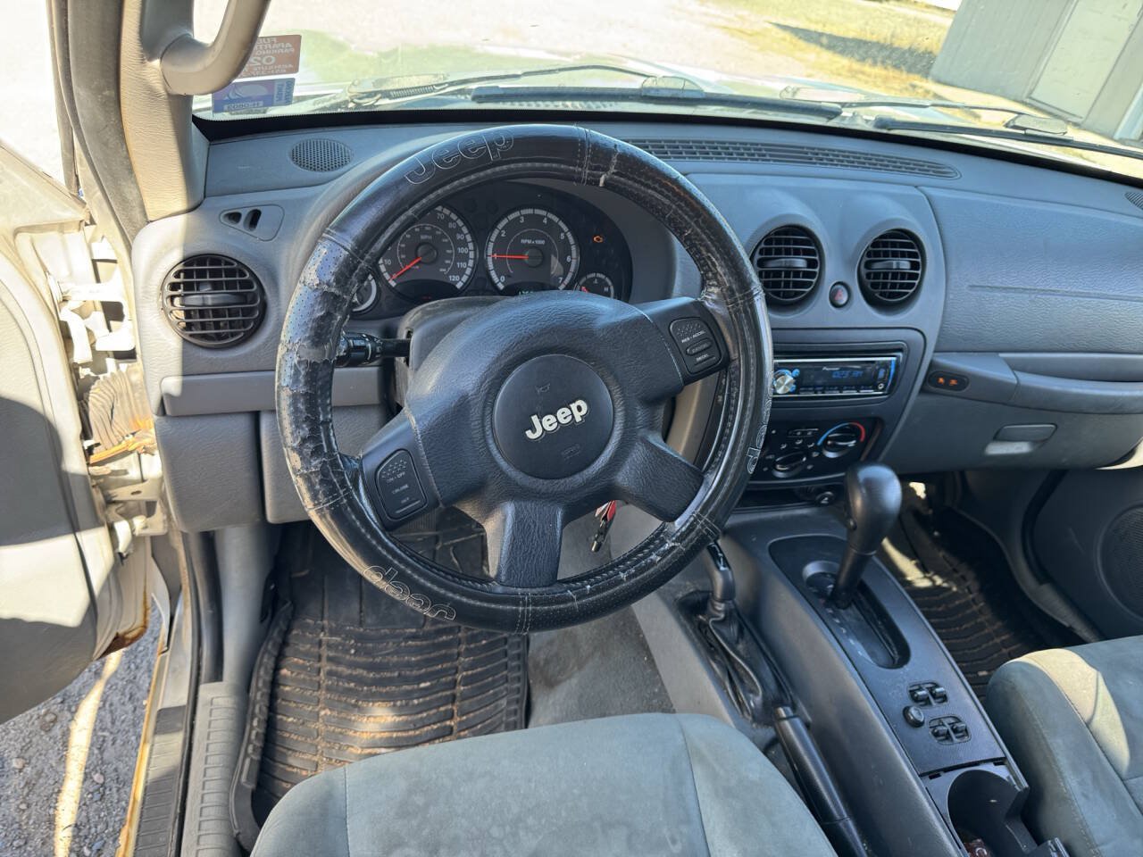 Used 2005 Jeep Liberty Sport AWD/4WD image 32