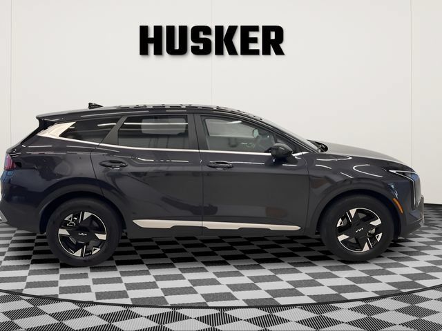 Used 2026 Kia Sportage LX AWD/4WD image 2