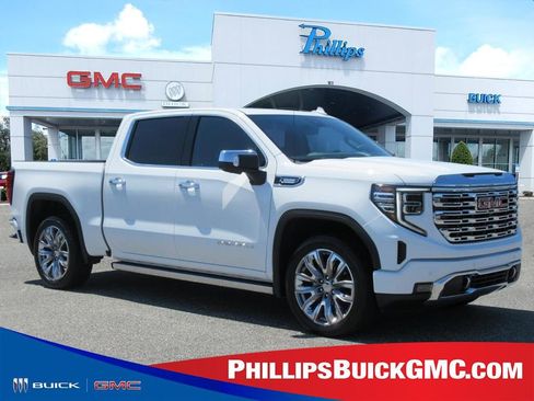 Used 2024 GMC Sierra 1500 Denali w/ Denali Reserve Package AWD/4WD image 1