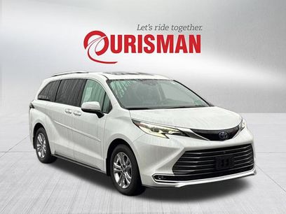Used 2023 Toyota Sienna Platinum