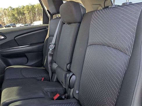 Used 2020 Dodge Journey SE image 32