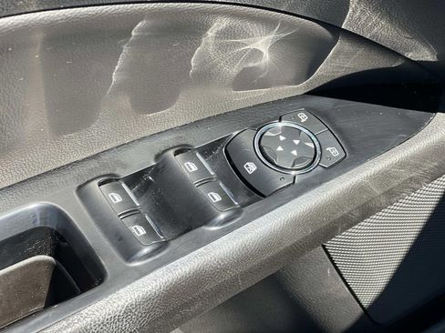 Used 2016 Ford Fusion SE w/ Equipment Group 202A FWD image 12