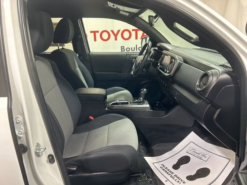 Used 2023 Toyota Tacoma TRD Sport AWD/4WD image 12