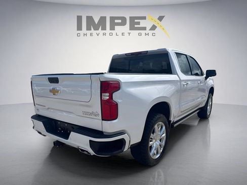 Used 2023 Chevrolet Silverado 1500 High Country w/ Technology Package AWD/4WD image 3