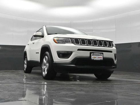Used 2020 Jeep Compass Latitude AWD/4WD image 19