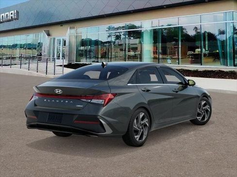New 2026 Hyundai Elantra Limited FWD image 4