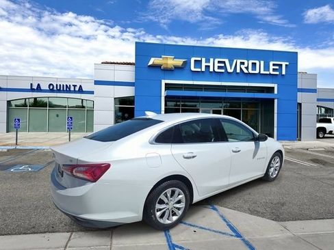 Used 2019 Chevrolet Malibu LT w/ Leather Package FWD image 8