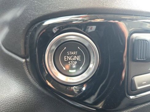 Used 2024 GMC Sierra 1500 SLE w/ Preferred Package image 31