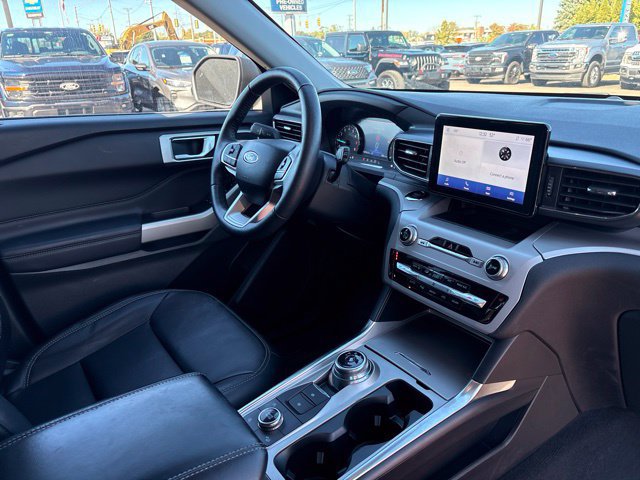 Certified 2024 Ford Explorer XLT w/ Equipment Group 202A AWD/4WD image 4