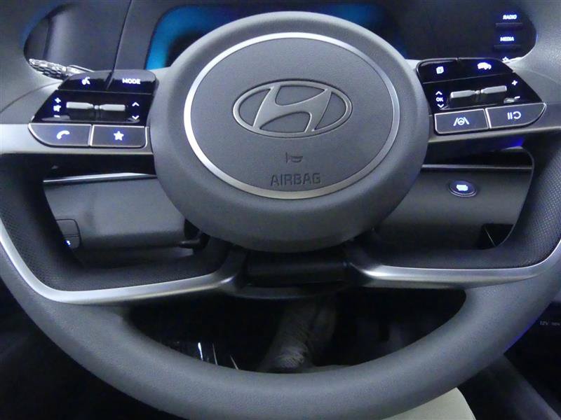 Used 2026 Hyundai Elantra Hybrid FWD image 14