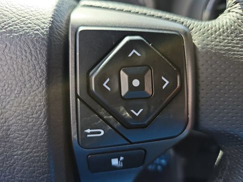 Certified 2021 Toyota Tacoma TRD Off-Road AWD/4WD image 19