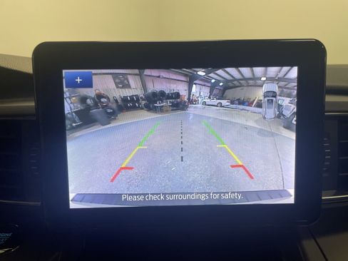 Used 2022 Ford Explorer XLT w/ Equipment Group 202A image 12