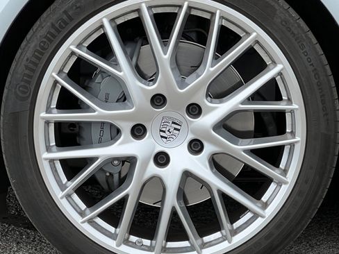 Used 2018 Porsche Panamera 4S AWD/4WD image 13
