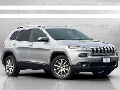 Used 2018 Jeep Cherokee Limited image 2