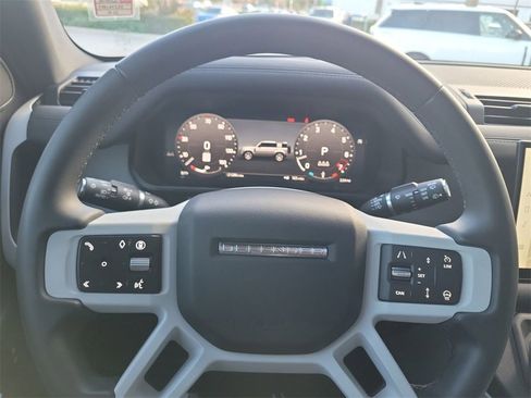 Certified 2025 Land Rover Defender 110 S image 28