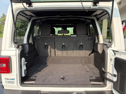 Certified 2025 Jeep Wrangler Unlimited Rubicon 4xe w/ Convenience Group AWD/4WD image 7
