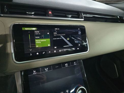 Used 2018 Land Rover Range Rover Velar R-Dynamic SE image 23