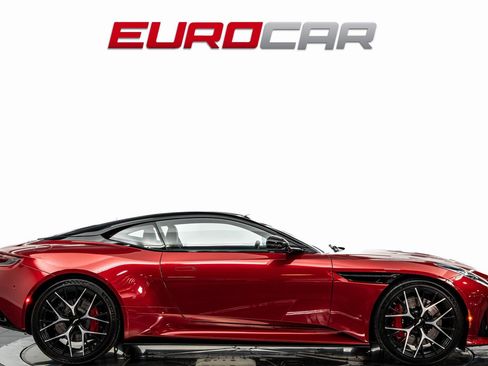 Used 2024 Aston Martin DB12 Coupe image 6