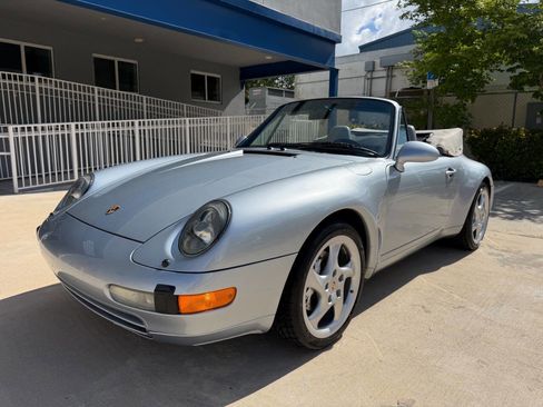 Used 1996 Porsche 911 Carrera 4 AWD/4WD image 2