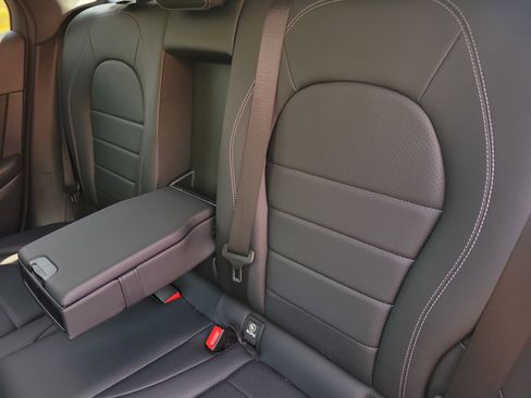 Used 2021 Mercedes-Benz GLC 300 image 10