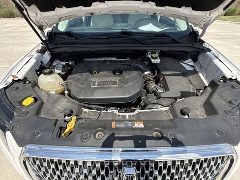 Used 2019 Lincoln MKC Reserve w/ MKC Technology Package FWD image 14