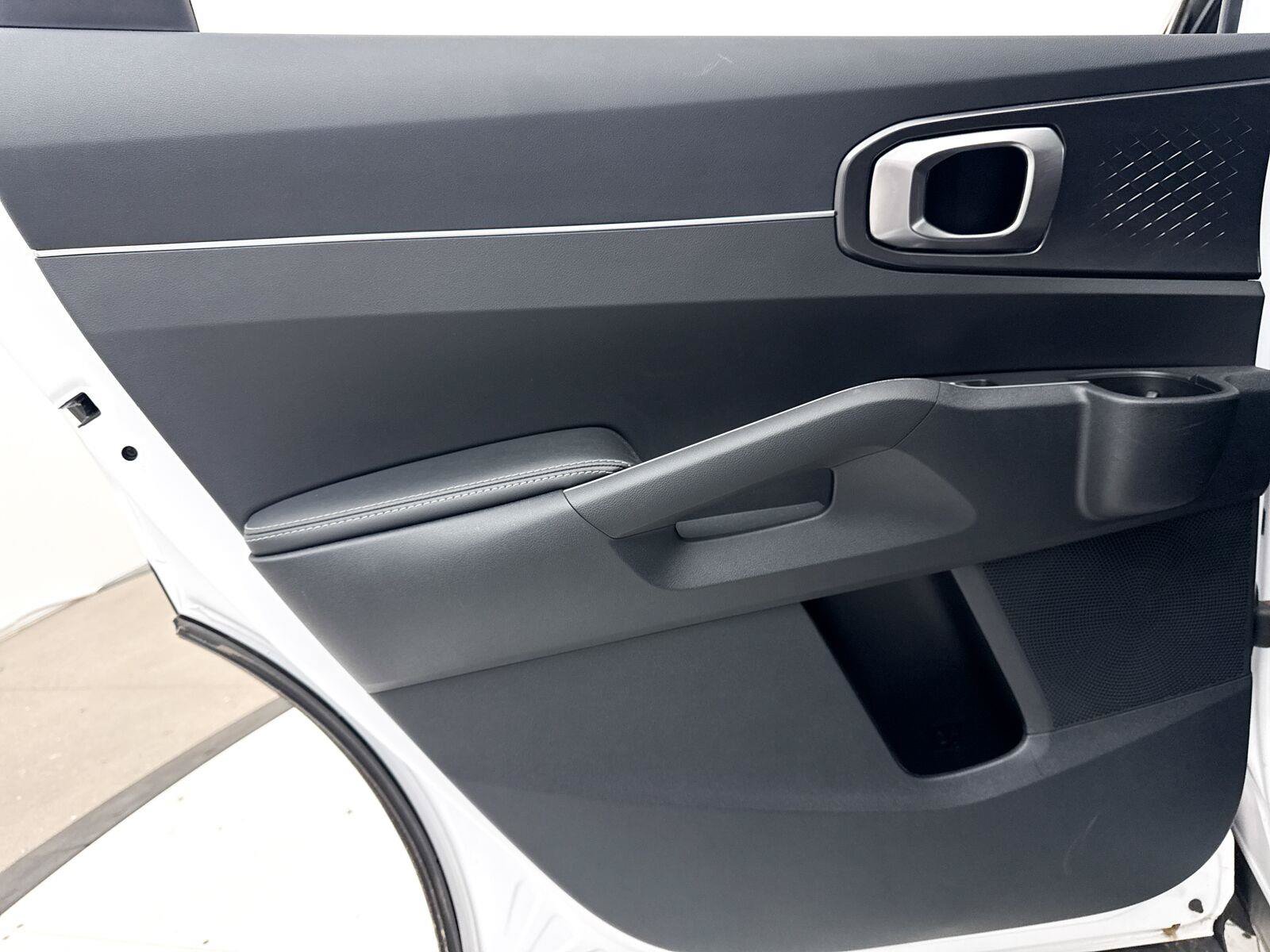 Used 2024 Kia Sorento S w/ Panoramic Sunroof Package FWD image 30