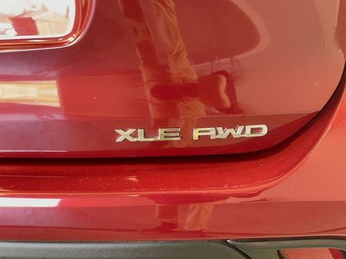 Certified 2024 Toyota Highlander XLE image 7