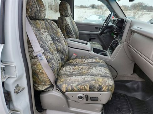 Used 2005 Chevrolet Silverado 2500 LT w/ Heavy-Duty Power Package image 26