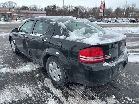 Used 2009 Dodge Avenger SE image 4