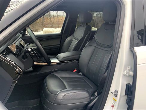 Used 2024 Land Rover Range Rover Sport SE image 7