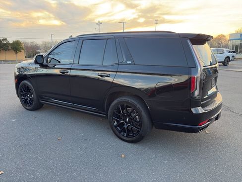 Used 2022 Cadillac Escalade Sport Platinum image 5