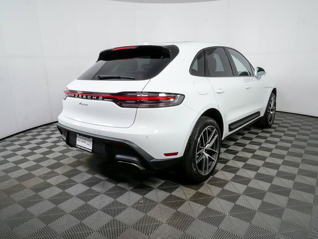 Certified 2026 Porsche Macan AWD/4WD image 29