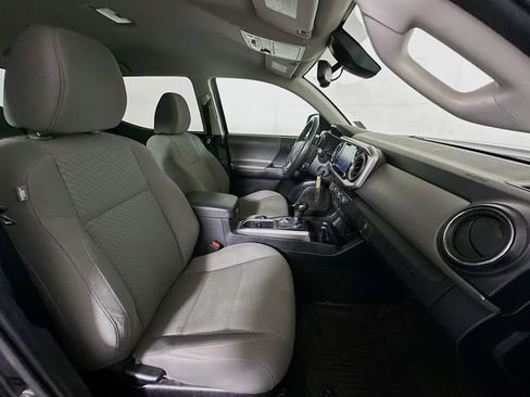 Used 2020 Toyota Tacoma SR5 image 25