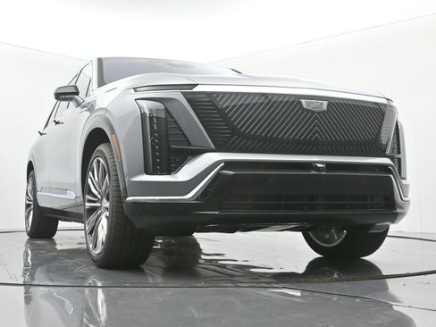 New 2026 Cadillac Vistiq Premium Luxury w/ LPO, Floor Liner Package image 22