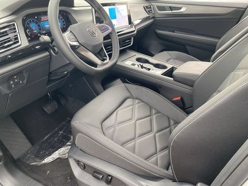 New 2026 Volkswagen Atlas Cross Sport SE FWD image 14