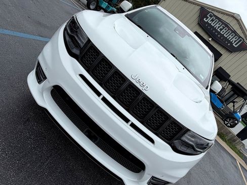 Used 2017 Jeep Grand Cherokee SRT AWD/4WD image 9