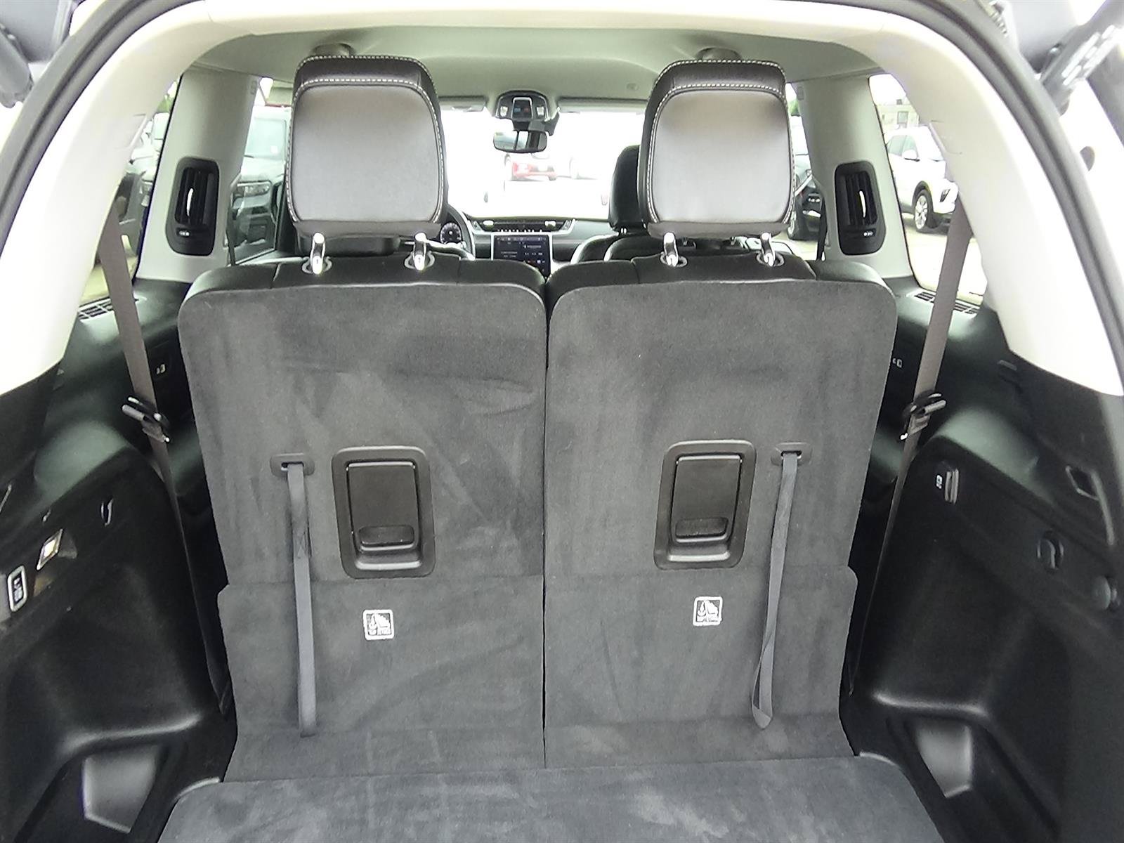 Used 2023 Jeep Grand Cherokee L Limited AWD/4WD image 11