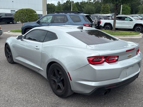 Used 2019 Chevrolet Camaro LT RWD image 5