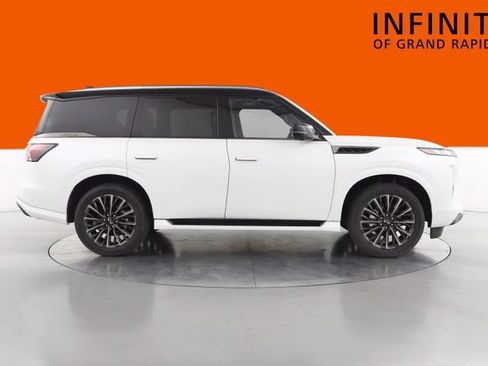 Used 2026 INFINITI QX80 Autograph AWD/4WD image 2